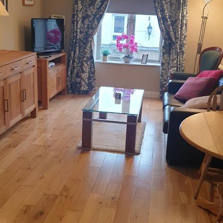 Town Centre Apartment Trim Bagian luar foto
