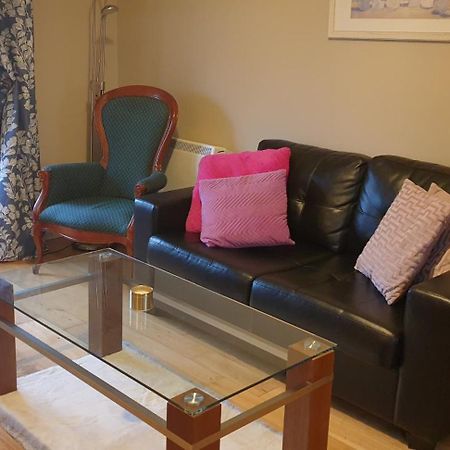 Town Centre Apartment Trim Bagian luar foto