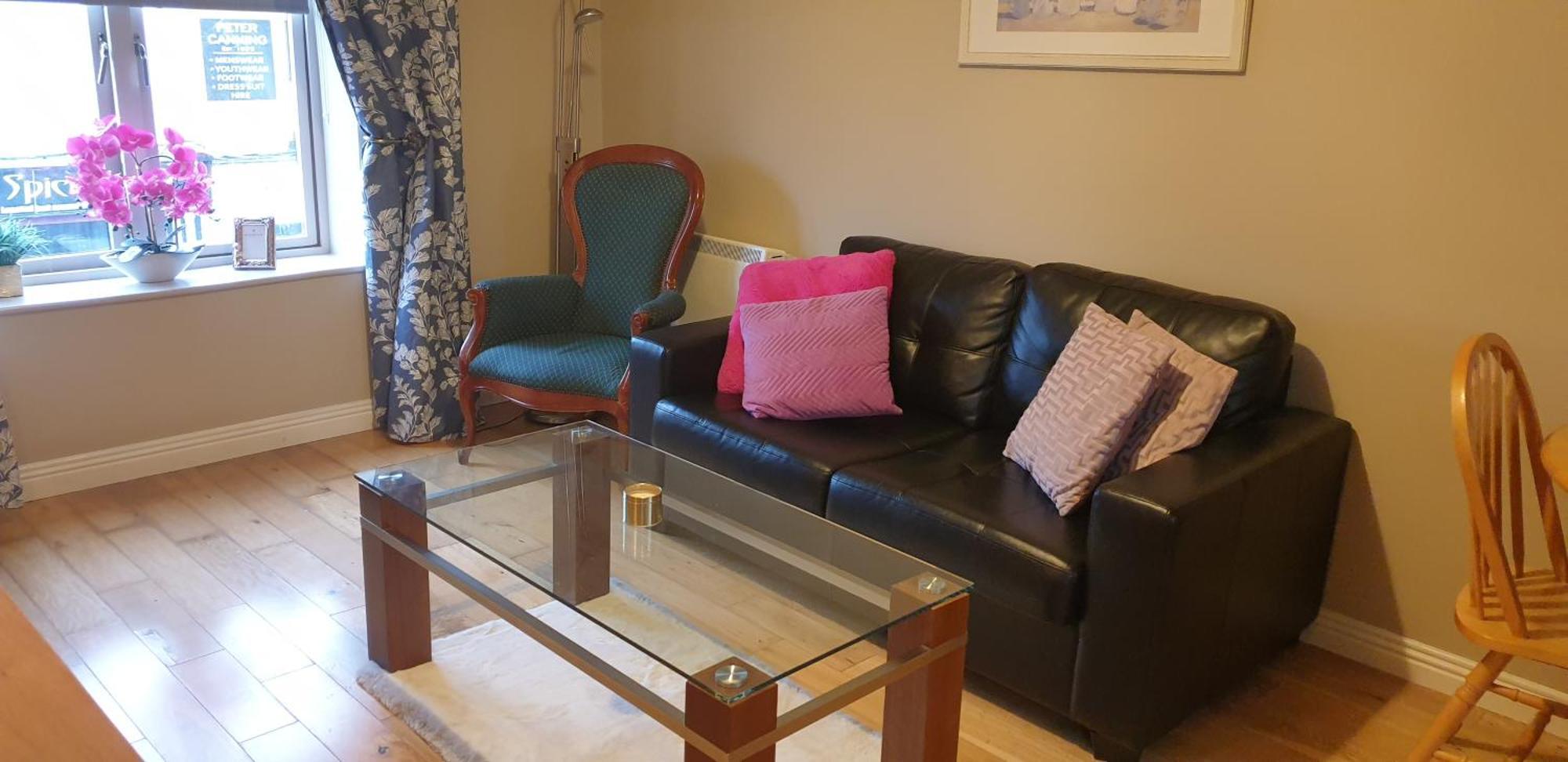 Town Centre Apartment Trim Bagian luar foto